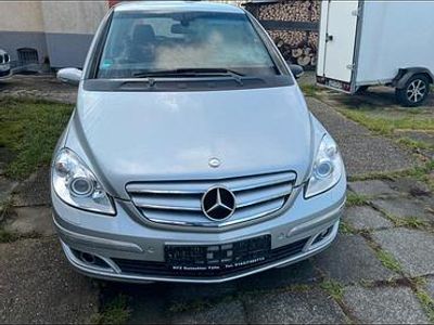 Gebraucht Mercedes B200 140 PS (102 kW) 2006 Silber Van / Kleinbus