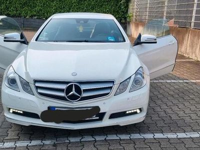 Mercedes E200