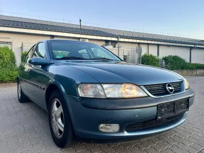 Gebraucht Opel Vectra 116 PS (85 kW) 1998 Blau Limousine