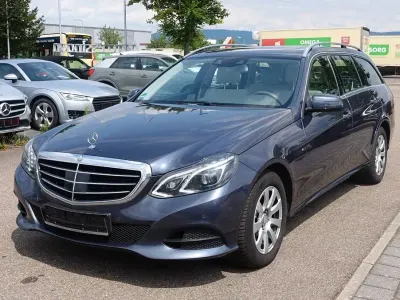 Gebraucht Mercedes E300 231 PS (169 kW) 2016 Blau Kombi