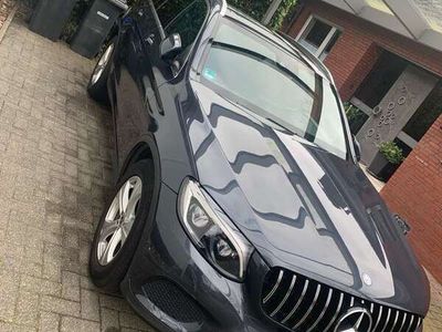 gebraucht Mercedes GLC220 d 4Matic 9G-TRONIC