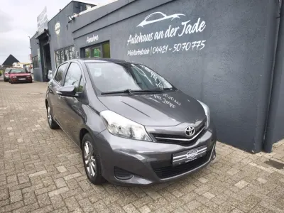Second-hand Toyota Yaris Edition 99 CP (72 kW) 2014 Gri Hatchback
