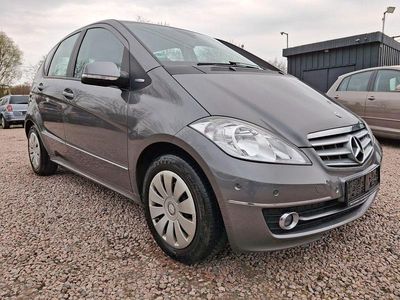 Gebraucht Mercedes A180 Elegance 116 PS (85 kW) 2010 Grau Van / Kleinbus