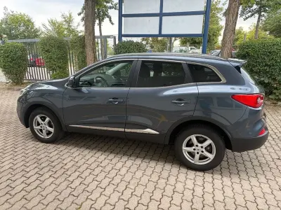 Gebraucht Renault Kadjar Life 131 PS (96 kW) 2017 Grau SUV