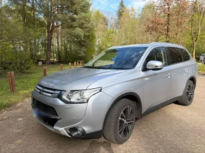 Begagnad Mitsubishi Outlander 150 HK (110 kW) 2014 Silver SUV