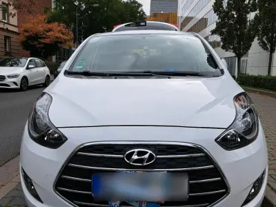 Gebraucht Hyundai i20 90 PS (66 kW) 2018 Weiß Van / Kleinbus