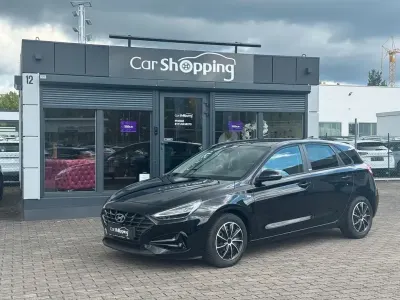 Gebraucht Hyundai i30 Edition 120 PS (88 kW) 2020 Schwarz Limousine