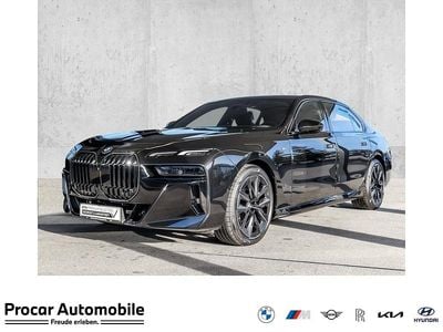 Gebraucht BMW 740 M Sport 299 PS (219 kW) 2025 Black sapphire metallic Limousine