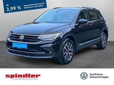 Gebraucht VW Tiguan Life 150 PS (110 kW) 2022 Schwarz (deep black perleffekt) SUV