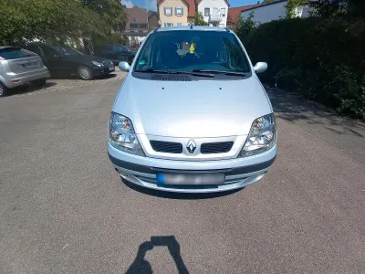 Gebraucht Renault Scénic 79 PS (58 kW) 2000 Silber Van / Kleinbus