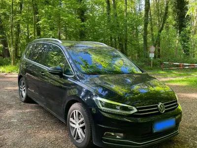 Gebraucht VW Touran Highline 150 PS (110 kW) 2017 Schwarz Van / Kleinbus