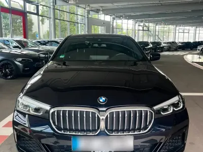 Gebraucht BMW 520 M Sport 190 PS (139 kW) 2022 Schwarz Limousine