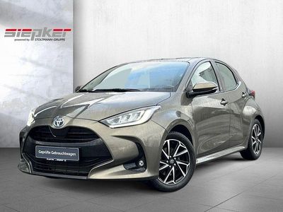 Gebraucht Toyota Yaris Hybrid Basis 116 PS (85 kW) 2022 Manganbronze metallic Limousine