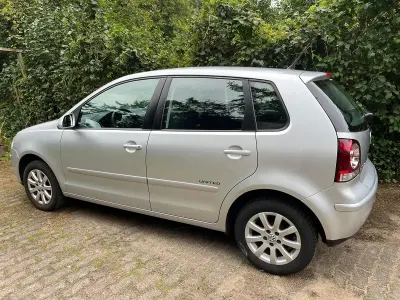 Gebraucht VW Polo 60 PS (44 kW) 2009 Silber Kleinwagen