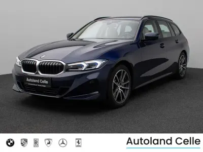 Gebraucht BMW 330 Sport Line 245 PS (180 kW) 2023 Blau Limousine