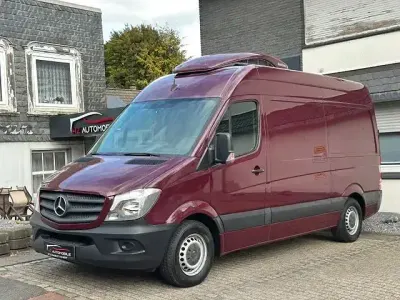 Używany Mercedes Sprinter 143 KM (105 kW) 2017 Czerwony Van