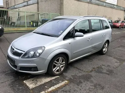 Gebraucht Opel Zafira Edition 120 PS (88 kW) 2007 Starsilber iii m2 Van / Kleinbus
