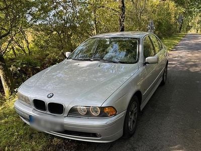 BMW 525