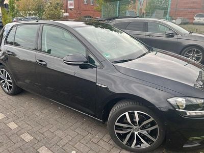 Gebraucht VW Golf VII Comfortline 131 PS (96 kW) 2019 Schwarz Limousine