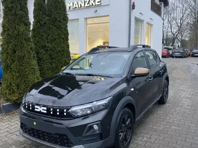 Neu Dacia Sandero Extreme 110 PS (80 kW) 2025 Schwarz Limousine