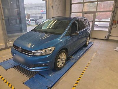 Occasion VW Touran Highline 150 PK (110 kW) 2022 Blauw MPV