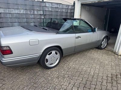 Gebraucht Mercedes E200 Edition 136 PS (100 kW) 1997 Silber Cabrio