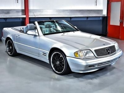Usata Mercedes SL500 302 CV (222 kW) 1999 Argento Cabrio