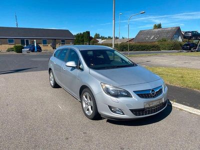 Gebraucht Opel Astra Sport 140 PS (102 kW) 2012 Silber Kombi
