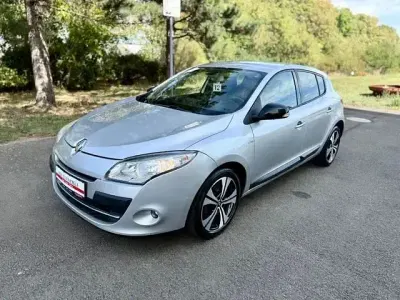 Gebraucht Renault Mégane III Bose Edition 131 PS (96 kW) 2012 Silber Limousine
