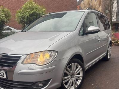Silber Gebraucht 2010 VW Touran Highline Van / Kleinbus | 5.550 € (Guter Preis)