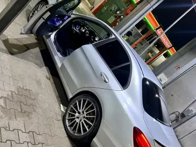 Gebraucht Mercedes C180 116 PS (85 kW) 2015 Silber Limousine