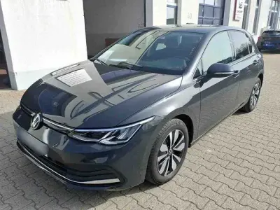 Gebraucht VW Golf VIII Move 110 PS (80 kW) 2024 Grau Limousine