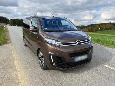 Braun Gebraucht 2017 Citroën Spacetourer Van / Kleinbus | 24.999 € (Teuer)