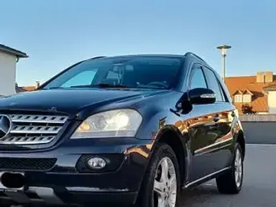 Gebraucht Mercedes ML320 224 PS (164 kW) 2007 Blau SUV