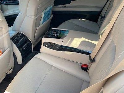 BMW 740