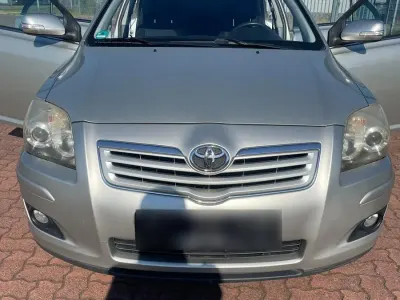 Gebraucht Toyota Avensis 126 PS (92 kW) 2008 Silber Limousine