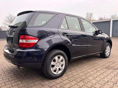 Gebraucht Mercedes ML320 224 PS (164 kW) 2007 Blau SUV