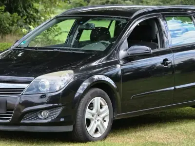 Gebraucht Opel Astra 116 PS (85 kW) 2008 Schwarz Kombi