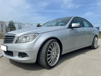 Gebraucht Mercedes C180 156 PS (114 kW) 2009 Silber Limousine
