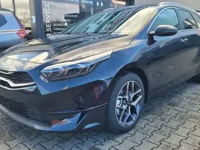 Neu Kia Ceed Sportswagon 140 PS (102 kW) 2025 Schwarz Kombi