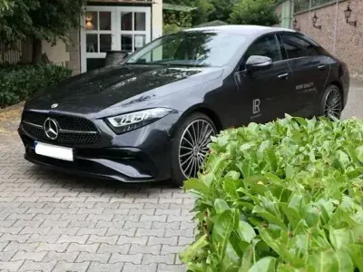 Gebraucht Mercedes CLS220 AMG 194 PS (142 kW) 2023 Grau Coupé