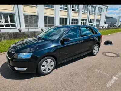 Gebraucht Skoda Rapid 90 PS (66 kW) 2015 Schwarz Kleinwagen
