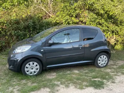 Gebraucht Citroën C1 Attraction 68 PS (50 kW) 2014 Grau Kleinwagen