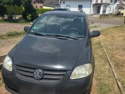 Gebraucht VW Fox 68 PS (50 kW) 2009 Schwarz Kleinwagen