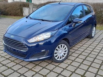 Gebraucht Ford Fiesta 82 PS (60 kW) 2014 Blau Kleinwagen