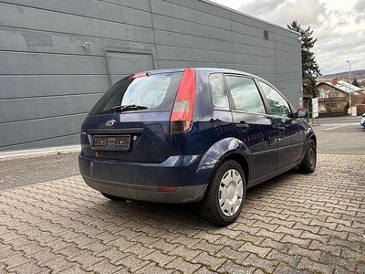 Gebraucht Ford Fiesta Ambiente 60 PS (44 kW) 2002 Blau Kleinwagen