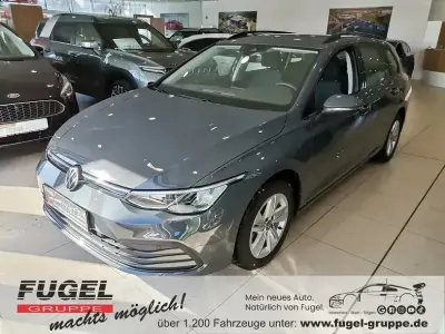 Second-hand VW Golf VIII Life 110 CP (80 kW) 2022 Gri Break