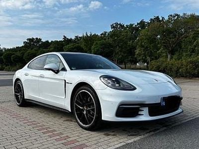 Porsche Panamera 4S