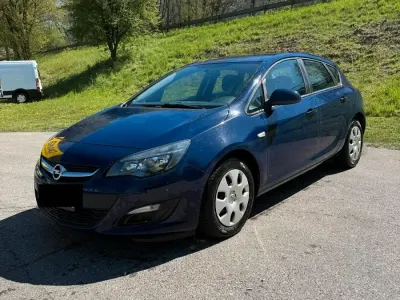 Gebraucht Opel Astra 110 PS (80 kW) 2013 Blau Limousine