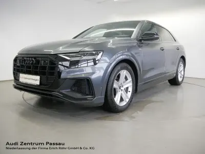 Używany Audi Q8 S-Line 381 KM (280 kW) 2022 Szary SUV